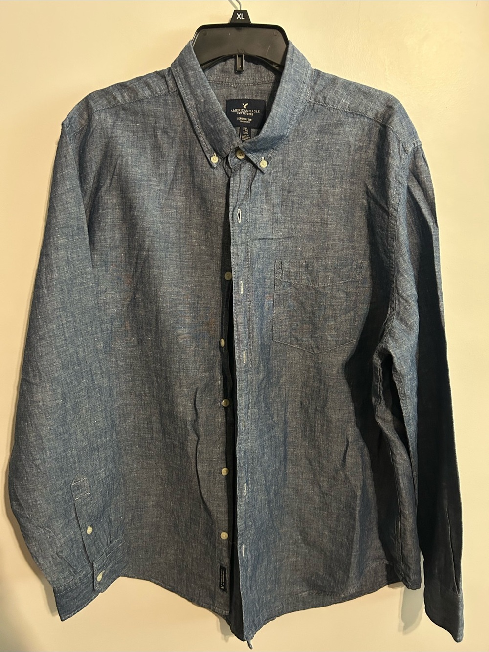American Eagle Outfitters Button-Down Shirt in Denim Blue
